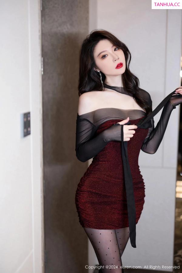 梦心玥  [XiuRen]高清写真图 2024.05.22 No.8583 梦心玥 黑丝美腿第2张图片